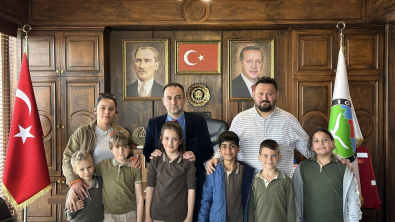 Başkan Koltuğu Çocuklarımıza Devretti.