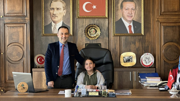 Başkan Koltuğu Çocuklarımıza Devretti.